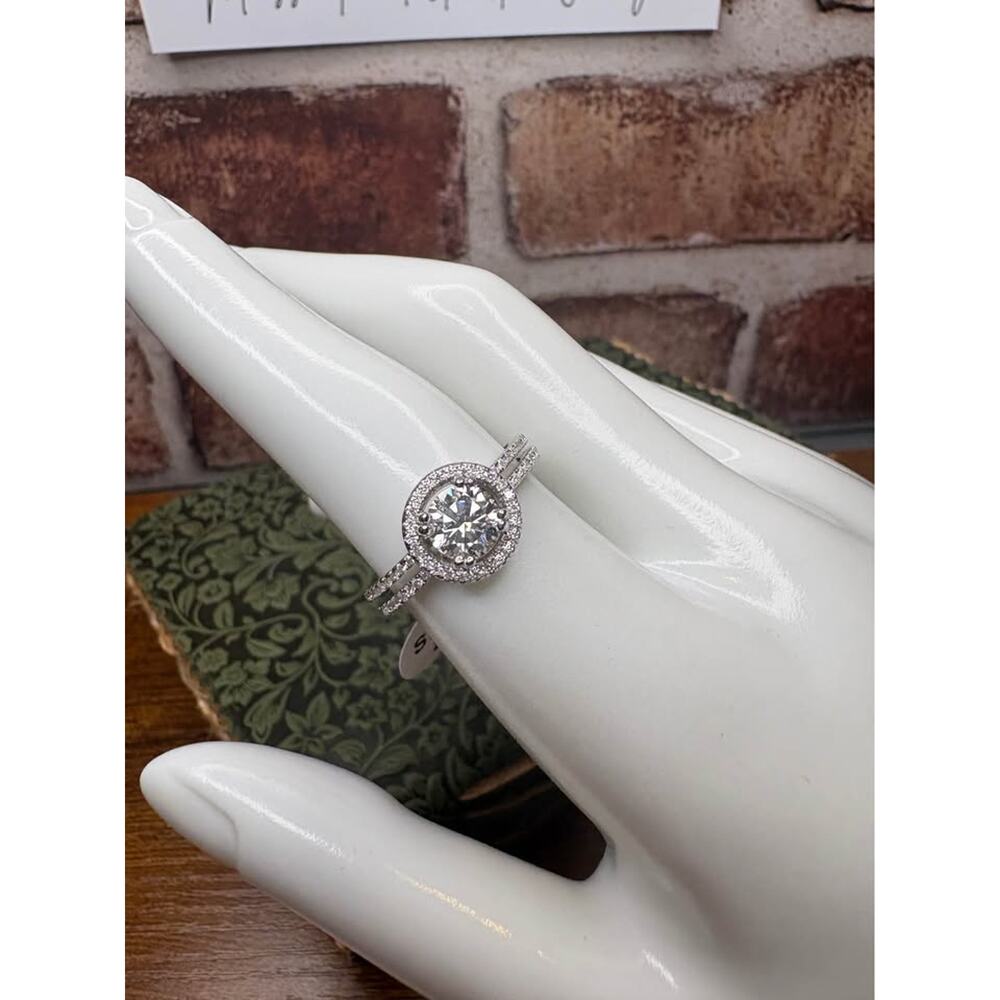 Size 8 - 1 CTW Split Band Moissanite Ring in 925 Sterling Silver